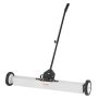 Magneettinen 24-tuumainen lakaisukone pyörillä ja teleskooppikahvalla